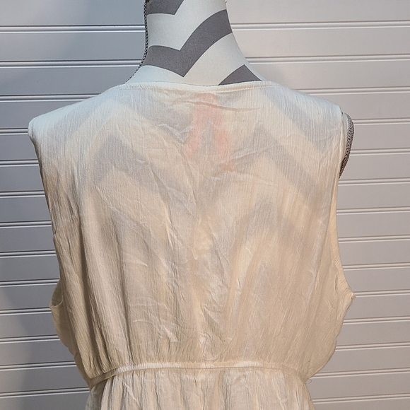 Magic White Tribal Print Dress - Picture 4 of 5